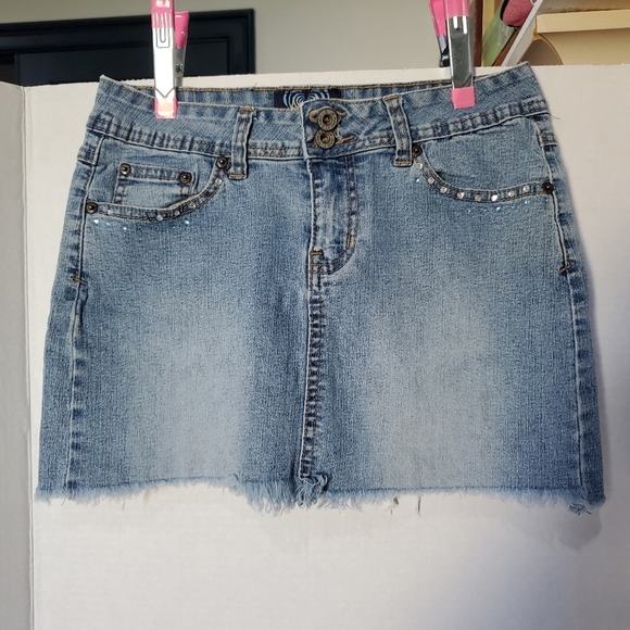 💕Angels Jeans Embroidered Enbelished Mini Skirt Size 7 L👀K 💕Angels - Picture 8 of 14
